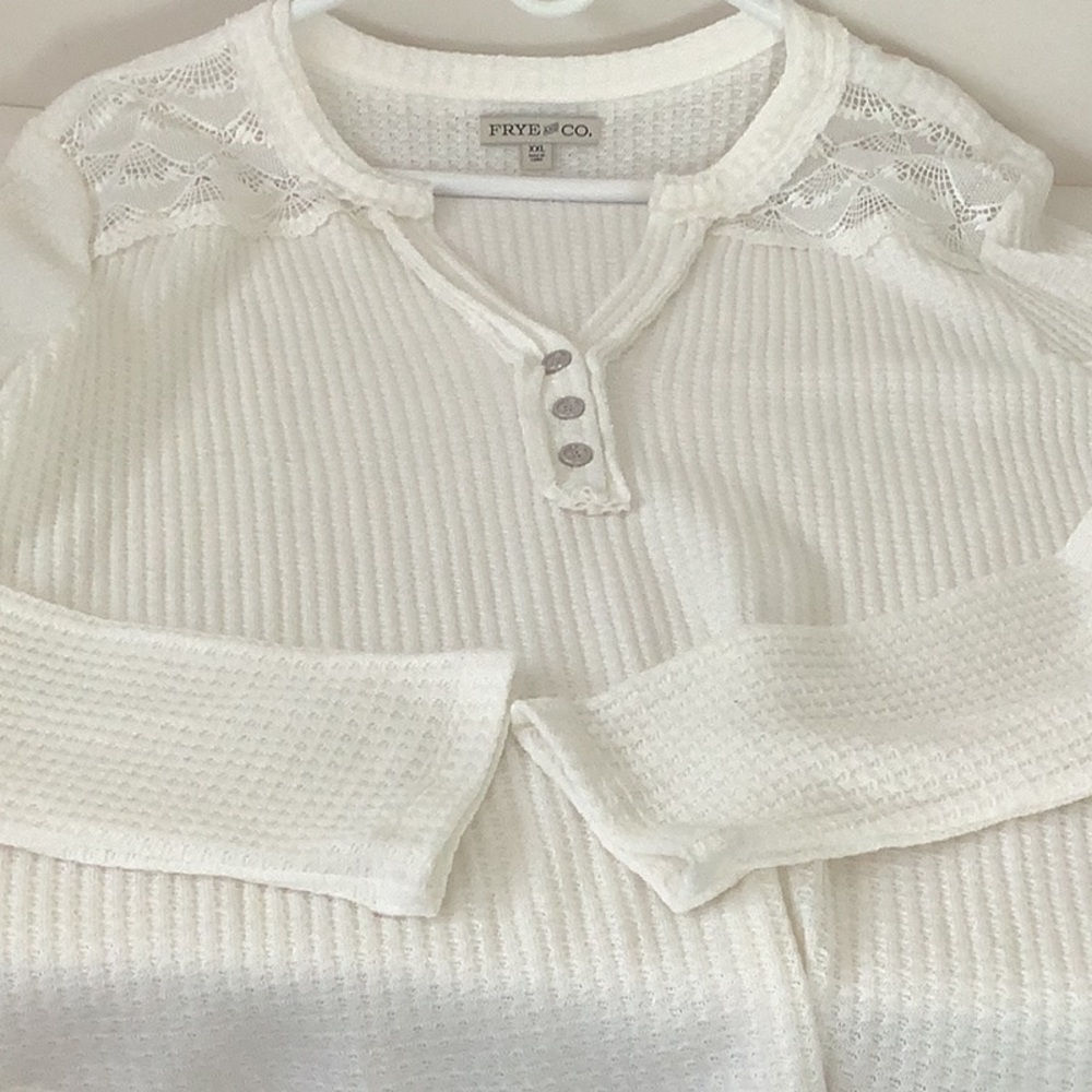 Frye &Co Woman’s Ivory Button-Front Waffle Knit Long Sleeve Top Preppy Casual